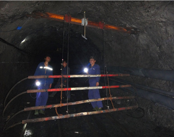 攔網(wǎng)式跑車防護(hù)裝置