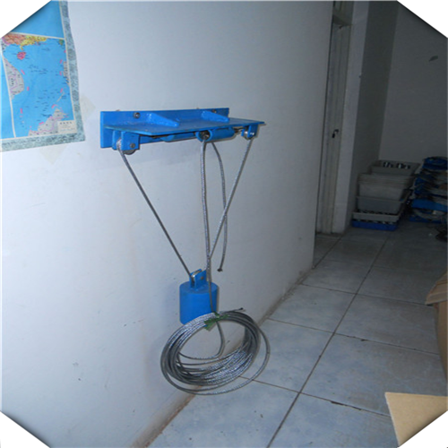 墜砣式風(fēng)門(mén)閉鎖裝置