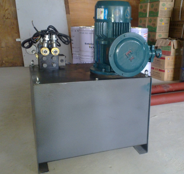 礦用風(fēng)門液壓自動控制裝置